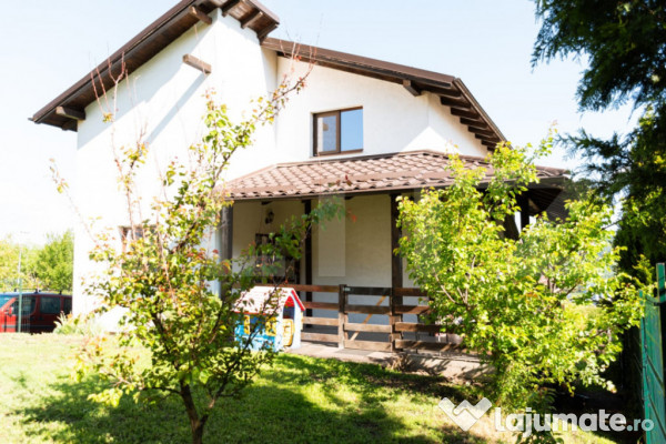Casa individuala, 4 dormitoare, 210mp, 450 mp teren, garaj,