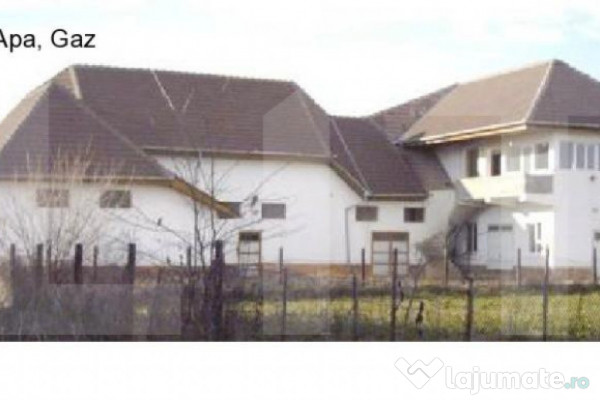 Casă cu depozit și spații comerciale, utvin