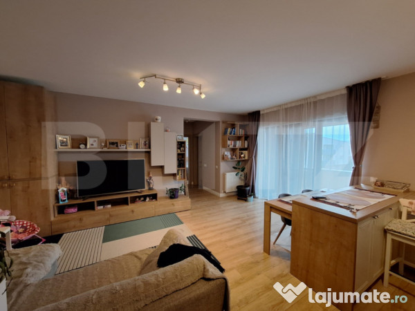 Apartament 3 camere, 2 bai, parcare, zona terra
