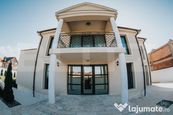 Vila exclusivistă de vânzare, 6 camere, 450 mp, zona nufar
