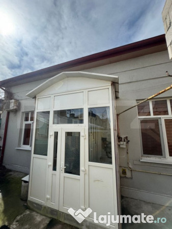 Casa cu 3 camere, 60 mp, mansarda, zona unirii