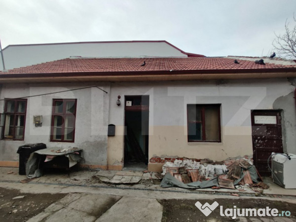 Investitie-casa renovabila, 2 camere, 39 mp, teren 82 mp, zo