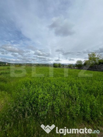 ????teren extravilan 2.800 mp în livezile