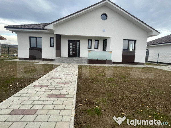 Casa de inchiriat, cu 4 camere, 145 mp, 750 mp teren, zona-u