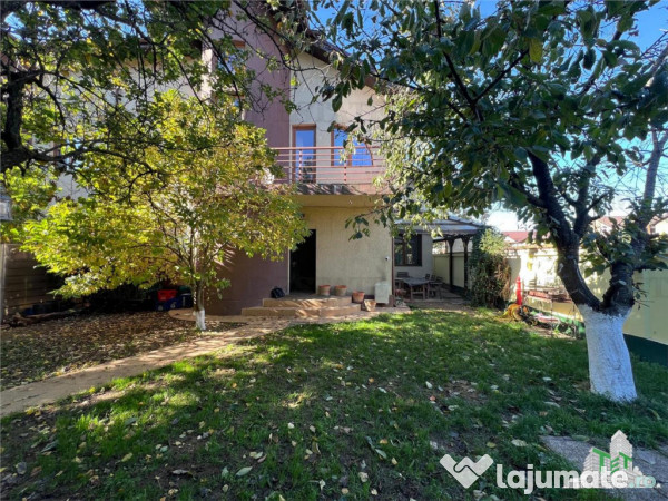 Vila individuala cuplata 6 camere p e m, cu incalzire pe cen