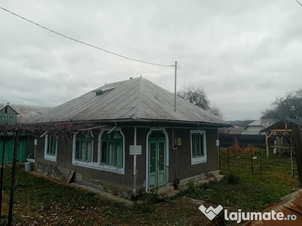 Casa bodesti 50mp 2 camere bucataria anexe la sosea cu 1500mp teren