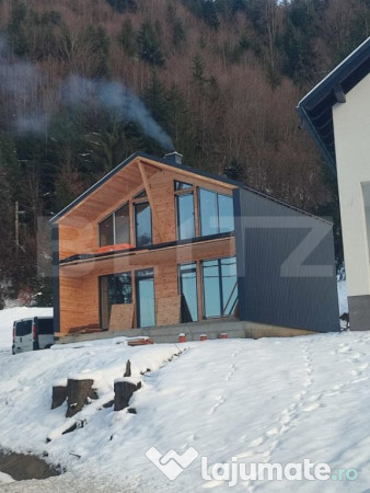 Casă de vacanță, 3 camere, 100 mp, zona colibița