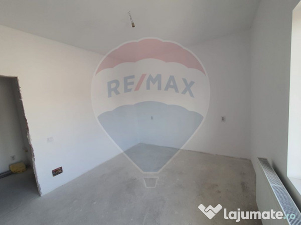 Vanzare Apartament 3 Camere Rahova