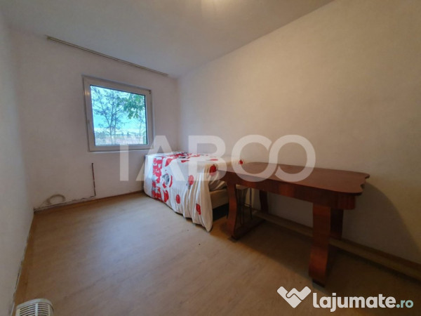 Apartament 2 camere semidecomandat 40 mp utili + 3 mp balcon
