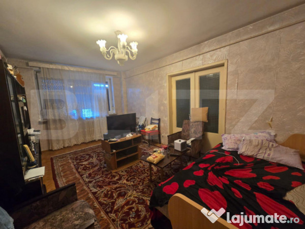 Apartament 4 camere decomandat, 90 mp, zona spitalul militar