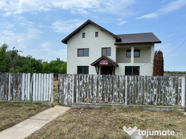 Casa cu teren 860 mp,pret accesibil. contesti, dambovita