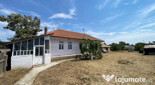 Casă + teren 860mp huși zona corni