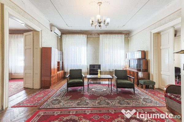 Un întreg etaj ultracentral în arad