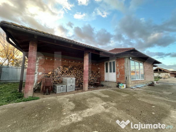 Casa de vanzare cu teren 15 ari - zona vetis