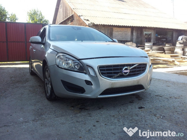 Dezmembrez Volvo V60 2 0d D3 163 Cai Putere Euro 5 100 Lei Lajumate Ro