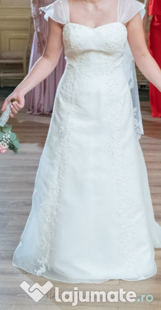 Set Nunta Sandale Pantofi și Rochie De Mireasa 300 Ron Lajumatero
